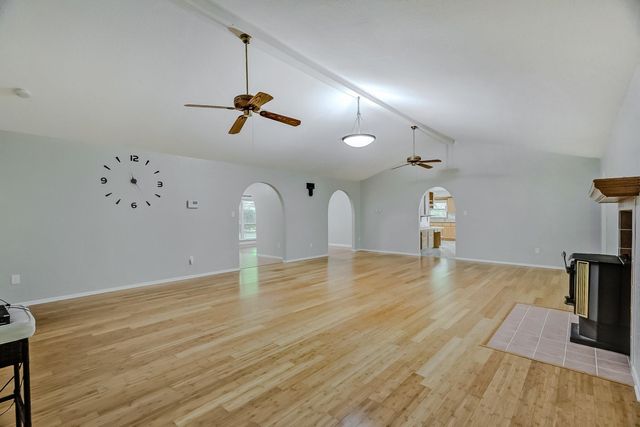 10995 Bonwell Loop, Kountze, TX 77625