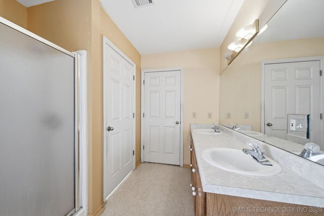 1 W 204th Street, Haskell, OK 74436