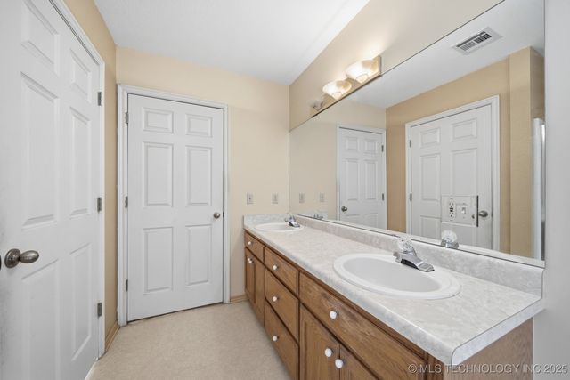 1 W 204th Street, Haskell, OK 74436