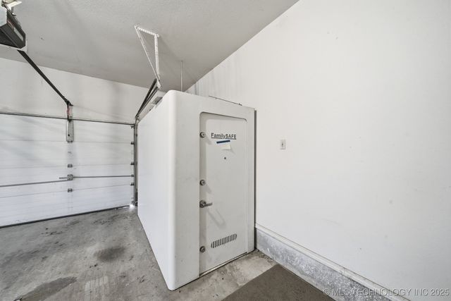 1 W 204th Street, Haskell, OK 74436