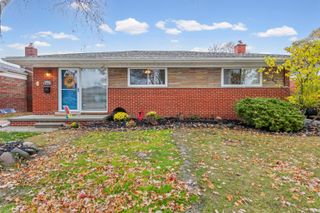 23413 Recreation Street, Saint Clair Shores, MI 48082