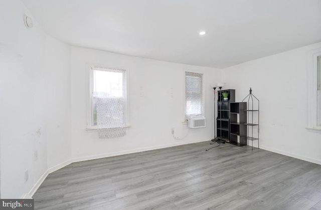 529 W RACE ST, Martinsburg, WV 25401