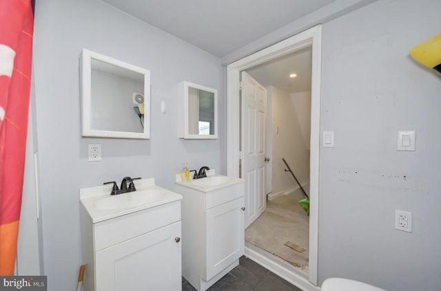 529 W RACE ST, Martinsburg, WV 25401