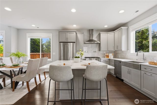 8215 NE 126th Drive, Kirkland, WA 98034