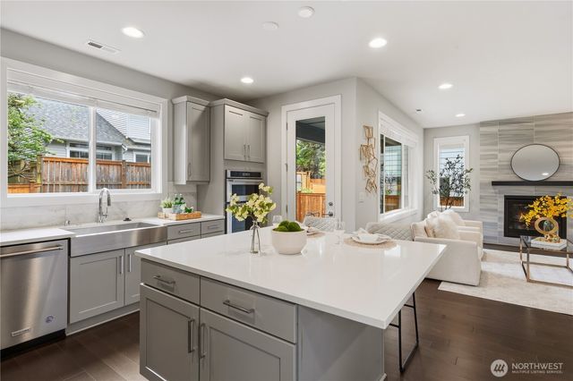 8215 NE 126th Drive, Kirkland, WA 98034