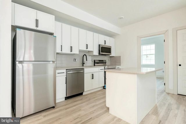 809 DIAMOND ST, Philadelphia, PA 19122