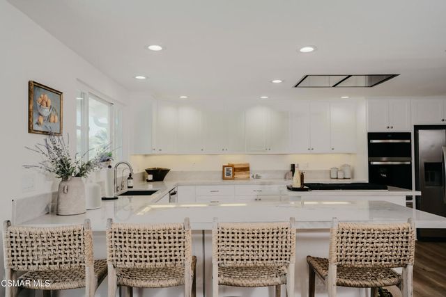 1884 Calle Salto, Thousand Oaks, CA 91360