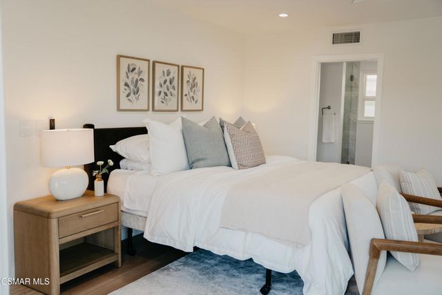 1884 Calle Salto, Thousand Oaks, CA 91360