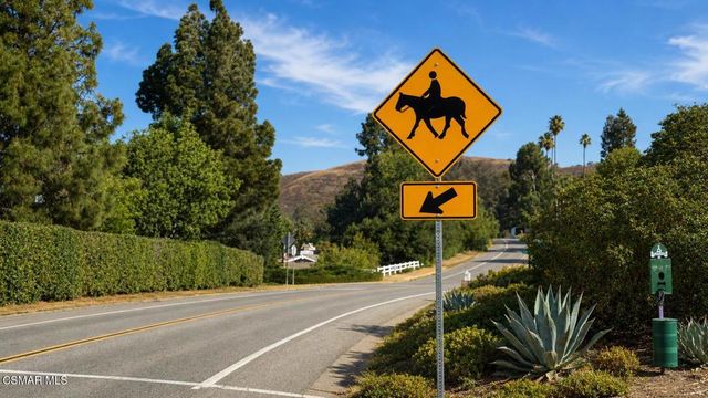 1884 Calle Salto, Thousand Oaks, CA 91360