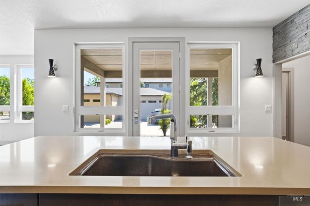 2875 S Palmatier Way, Boise, ID 83716