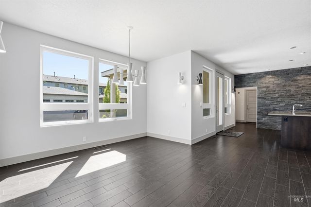 2875 S Palmatier Way, Boise, ID 83716