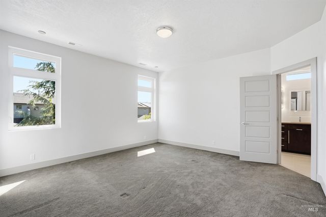 2875 S Palmatier Way, Boise, ID 83716