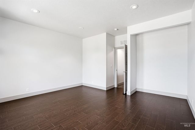 2875 S Palmatier Way, Boise, ID 83716