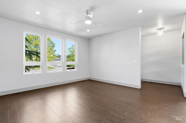 2875 S Palmatier Way, Boise, ID 83716