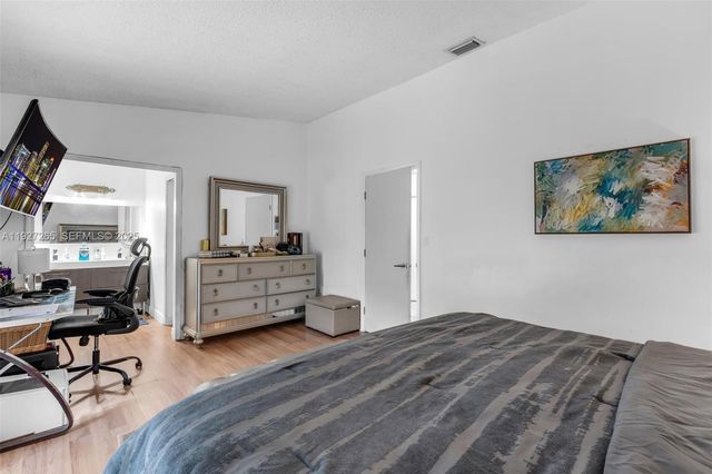 15325 SW 54th Ter, Miami, FL 33185