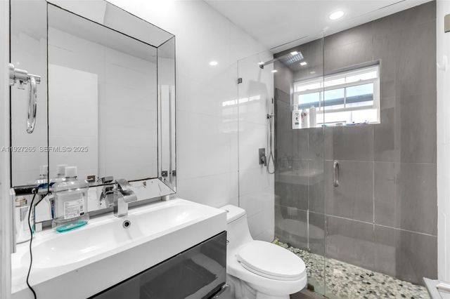 15325 SW 54th Ter, Miami, FL 33185