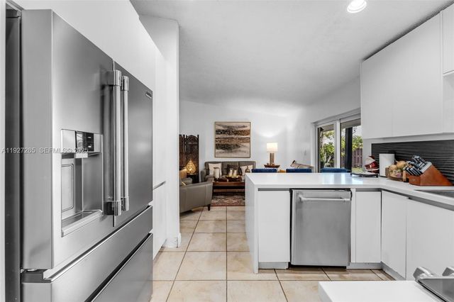 15325 SW 54th Ter, Miami, FL 33185