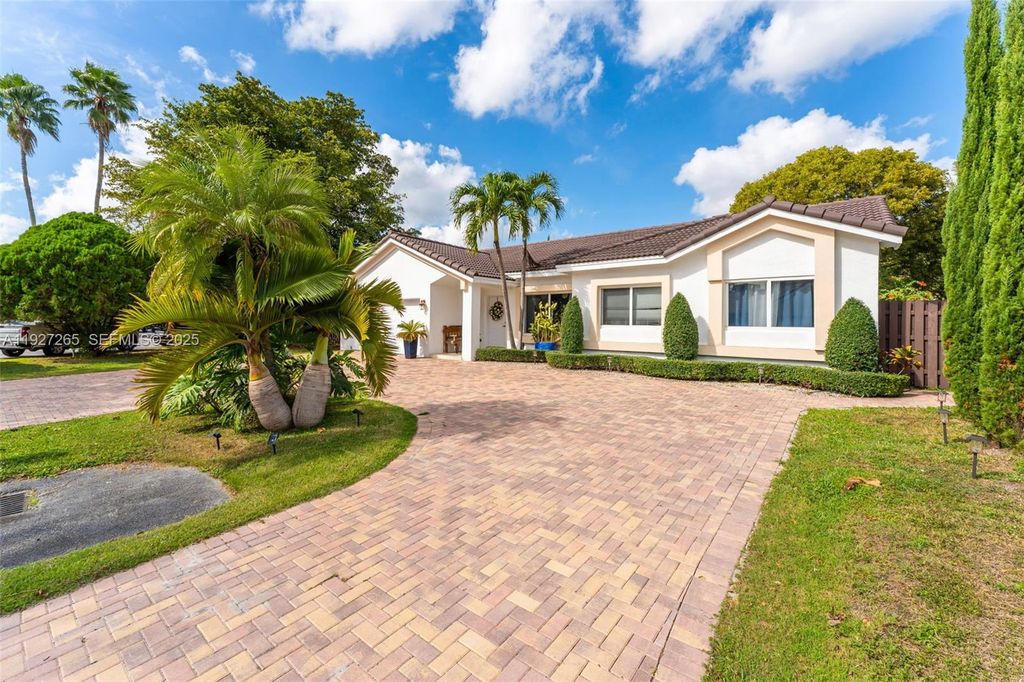 15325 SW 54th Ter, Miami, FL 33185