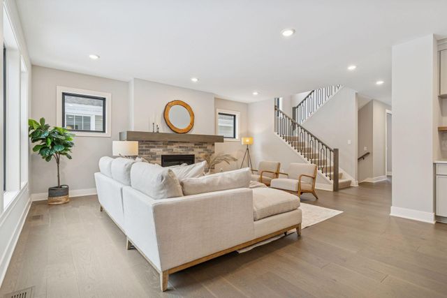 5821 Ashcroft Avenue, Edina, MN 55424