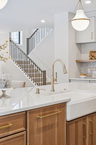 5821 Ashcroft Avenue, Edina, MN 55424