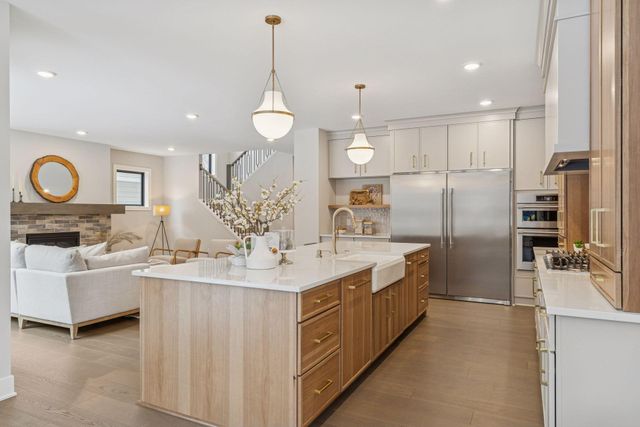 5821 Ashcroft Avenue, Edina, MN 55424