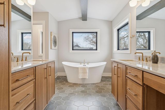 5821 Ashcroft Avenue, Edina, MN 55424