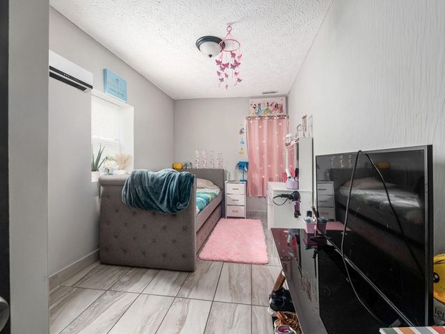 629 S Wheatland Avenue, Columbus, OH 43204