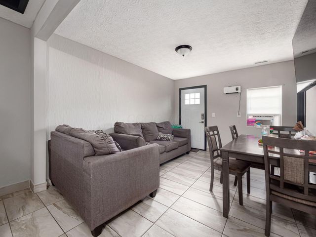 629 S Wheatland Avenue, Columbus, OH 43204