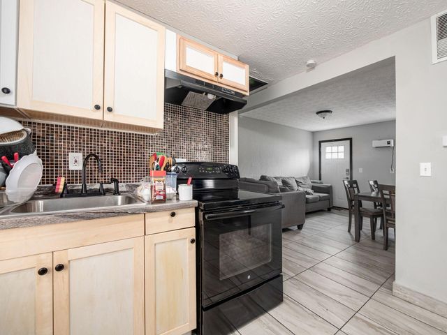 629 S Wheatland Avenue, Columbus, OH 43204