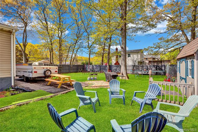 59 Dawn Drive, Shirley, NY 11967