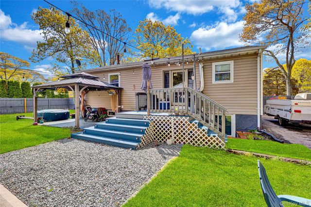 59 Dawn Drive, Shirley, NY 11967