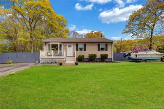 59 Dawn Drive, Shirley, NY 11967