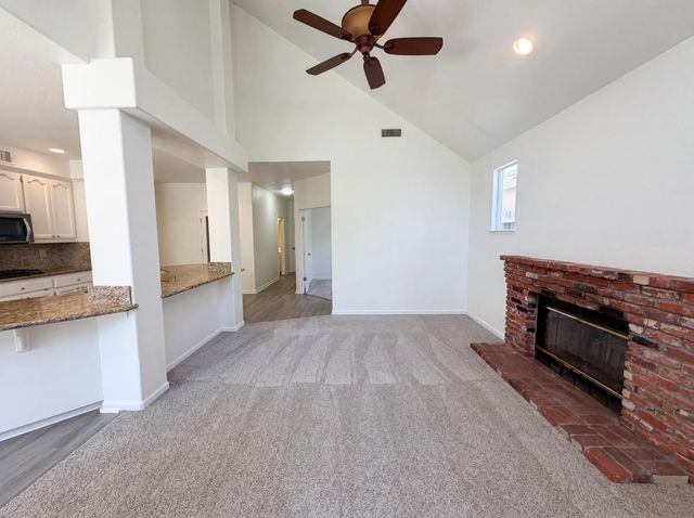 4711 Wildflower Ln, Rocklin, CA 95677
