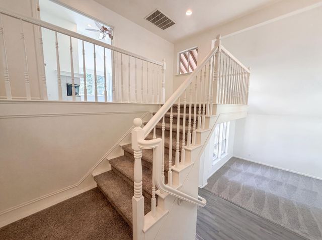 4711 Wildflower Ln, Rocklin, CA 95677