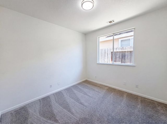 4711 Wildflower Ln, Rocklin, CA 95677