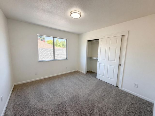 4711 Wildflower Ln, Rocklin, CA 95677