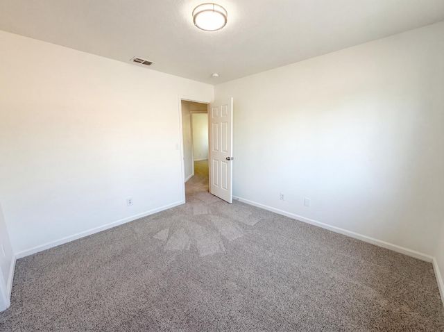 4711 Wildflower Ln, Rocklin, CA 95677