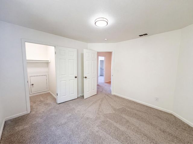 4711 Wildflower Ln, Rocklin, CA 95677