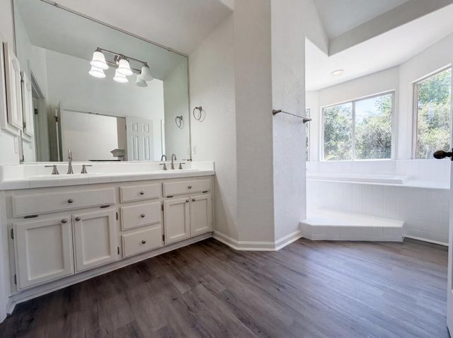 4711 Wildflower Ln, Rocklin, CA 95677
