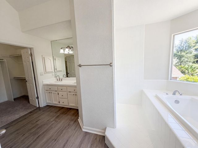 4711 Wildflower Ln, Rocklin, CA 95677