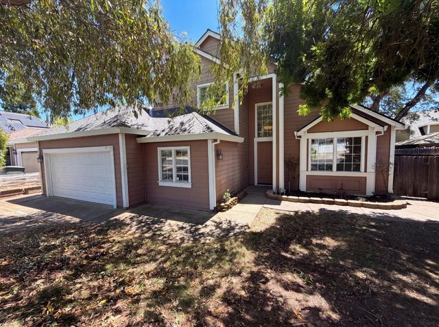 4711 Wildflower Ln, Rocklin, CA 95677