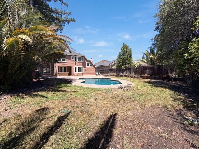 4711 Wildflower Ln, Rocklin, CA 95677