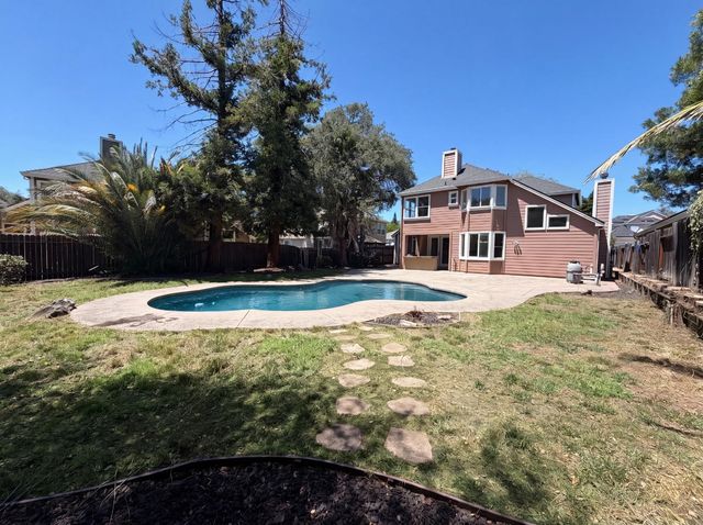 4711 Wildflower Ln, Rocklin, CA 95677
