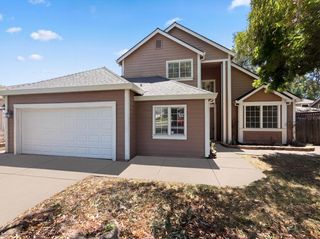 4711 Wildflower Ln, Rocklin, CA 95677