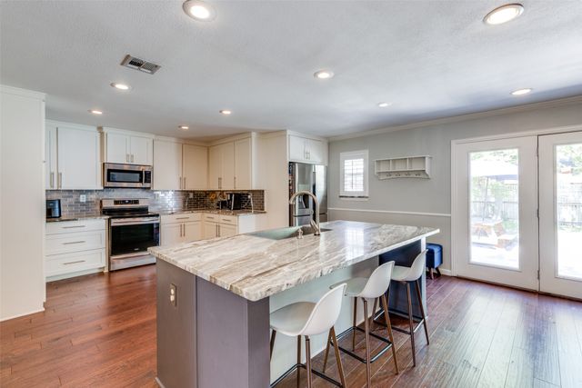 3605 Merrell Road, Dallas, TX 75229