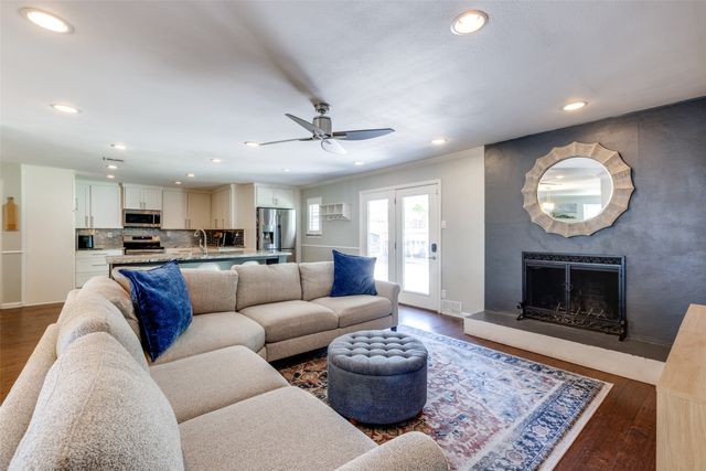 3605 Merrell Road, Dallas, TX 75229