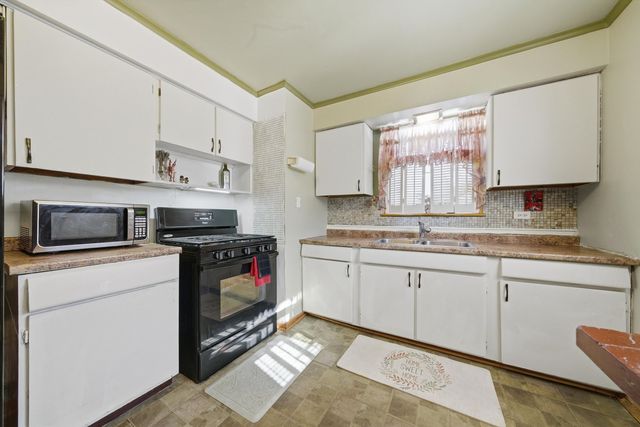 9532 S Green Street, Chicago, IL 60643