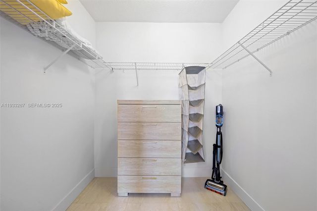 3001 NE 185th St 613, Aventura, FL 33180