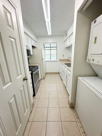 16301 Ledgemont Lane 273B, Addison, TX 75001