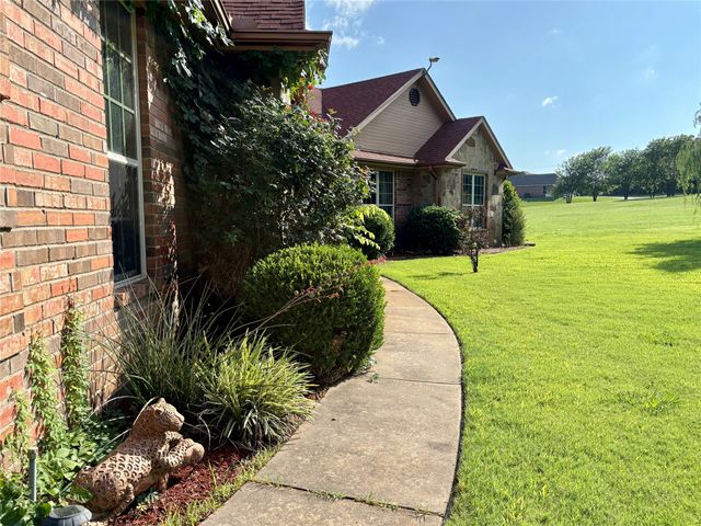 3084 Hagerman Road, Pottsboro, TX 75076